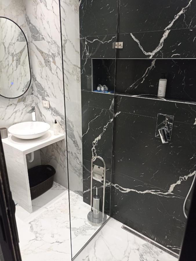 Deluxe Apartment Bllok Τίρανα Εξωτερικό φωτογραφία
