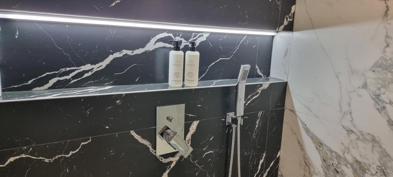 Deluxe Apartment Bllok Τίρανα Εξωτερικό φωτογραφία